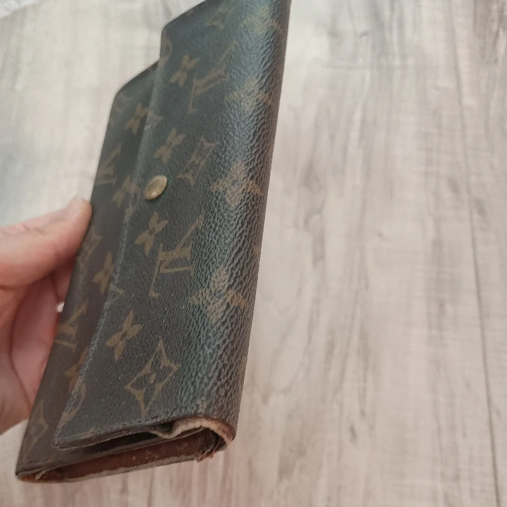 LOUIS VUITTON Porte Tresor International Wallet